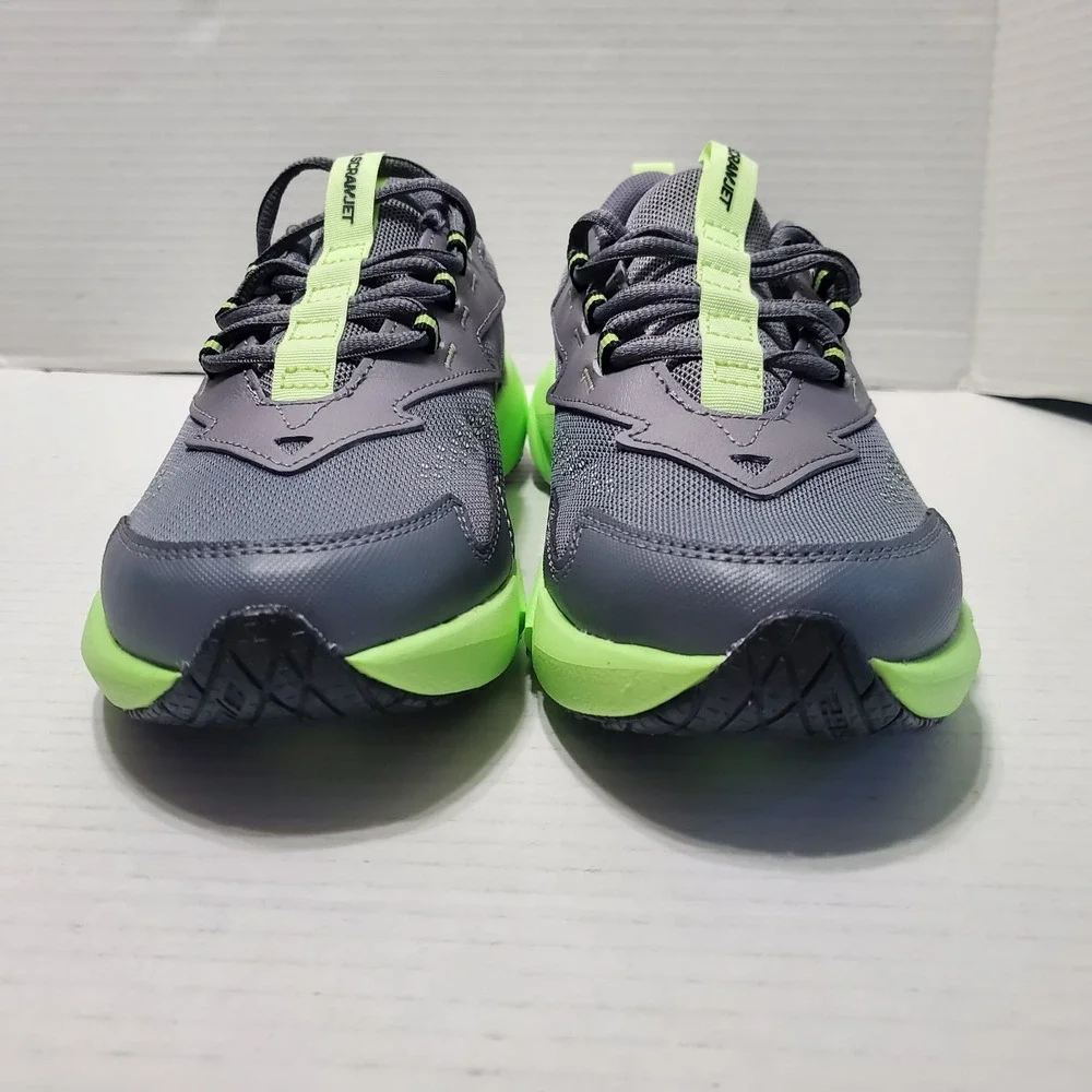 Under Armour Scramjet 6 Boys Running Shoes Titan Gray Morph Green Size 5Y 302769